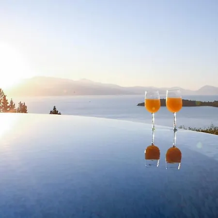 Two Greek Villas * 니드리