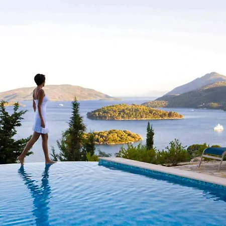 Two Greek Villas * 니드리